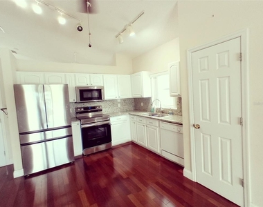 17411 Woodcrest Way - Photo Thumbnail 12