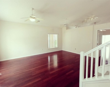 17411 Woodcrest Way - Photo Thumbnail 6