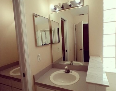 17411 Woodcrest Way - Photo Thumbnail 22
