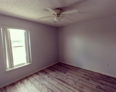 17411 Woodcrest Way - Photo Thumbnail 41