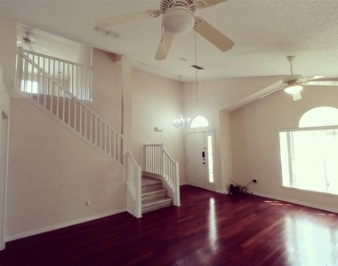17411 Woodcrest Way - Photo Thumbnail 4