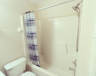 17411 Woodcrest Way - Photo Thumbnail 28