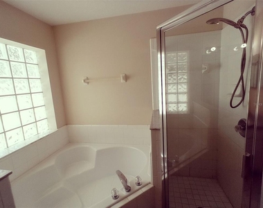 17411 Woodcrest Way - Photo Thumbnail 20