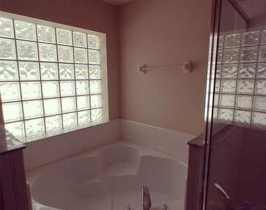 17411 Woodcrest Way - Photo Thumbnail 19