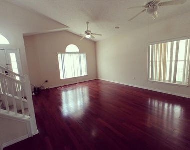 17411 Woodcrest Way - Photo Thumbnail 8