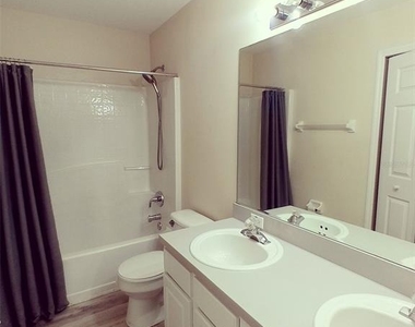 17411 Woodcrest Way - Photo Thumbnail 27