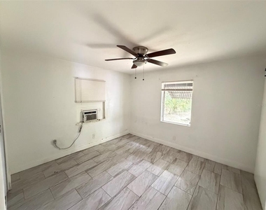 516 Avenue F Se - Photo Thumbnail 8