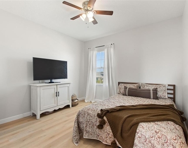 1501 Woodlark Drive - Photo Thumbnail 20