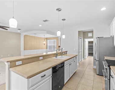 8302 Riverdale Lane - Photo Thumbnail 6