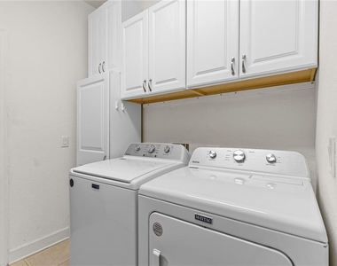 8302 Riverdale Lane - Photo Thumbnail 13