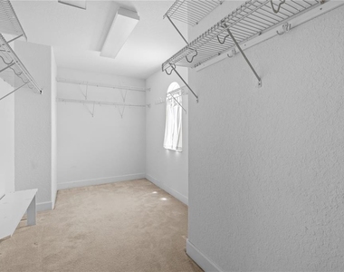 8302 Riverdale Lane - Photo Thumbnail 12