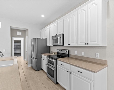 8302 Riverdale Lane - Photo Thumbnail 7