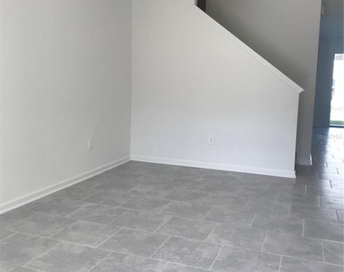 3007 Chantilly Drive - Photo Thumbnail 7