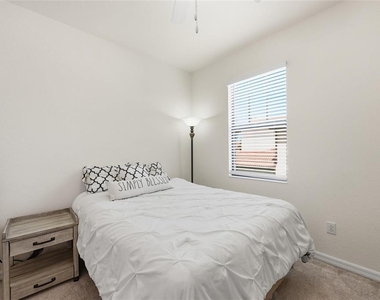 10047 Crooked Creek Drive - Photo Thumbnail 17