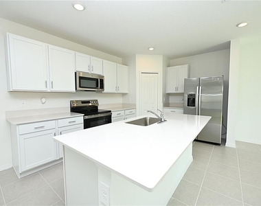 7847 Abagail Drive - Photo Thumbnail 3