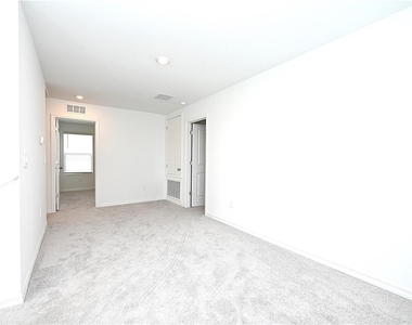 7847 Abagail Drive - Photo Thumbnail 14