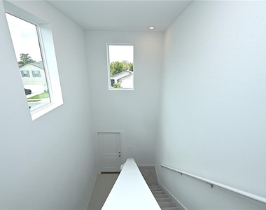 7847 Abagail Drive - Photo Thumbnail 13