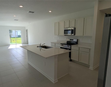 2175 Chris Drive - Photo Thumbnail 2