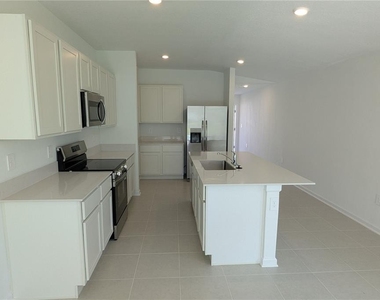 2175 Chris Drive - Photo Thumbnail 4