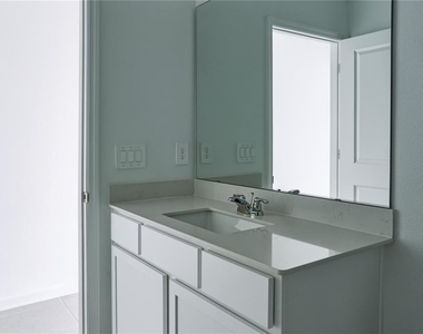 2406 Mckinley Drive - Photo Thumbnail 11