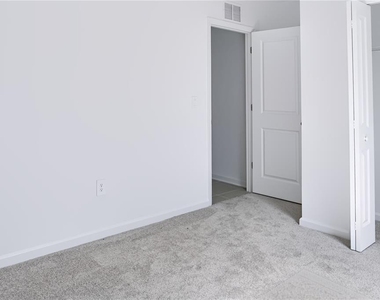 2406 Mckinley Drive - Photo Thumbnail 19