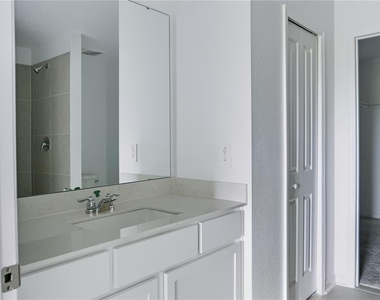 2406 Mckinley Drive - Photo Thumbnail 24