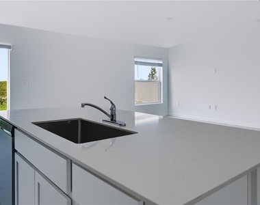 2406 Mckinley Drive - Photo Thumbnail 6