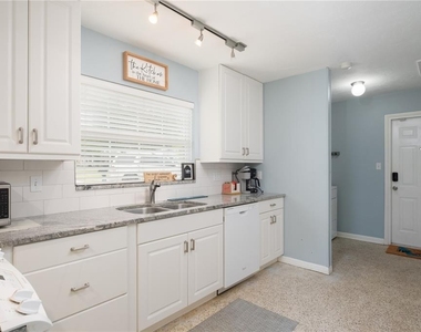 729 Nw 34th Street - Photo Thumbnail 9