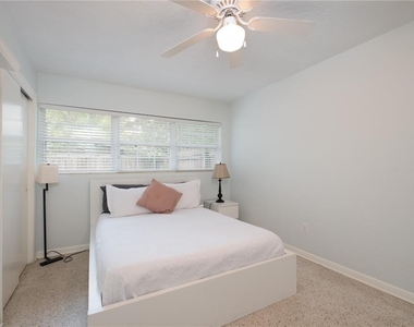 729 Nw 34th Street - Photo Thumbnail 16