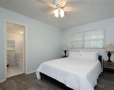 729 Nw 34th Street - Photo Thumbnail 21