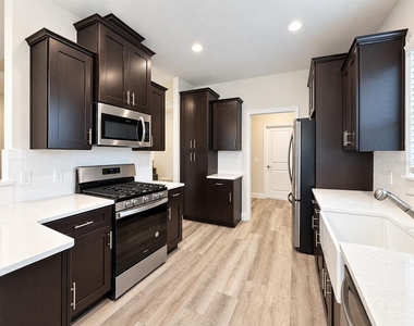 6737 Sw 13th Lane - Photo Thumbnail 5