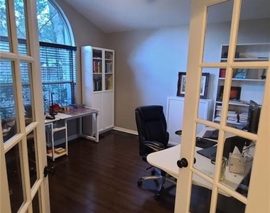 7515 Sw 22nd Avenue - Photo Thumbnail 3