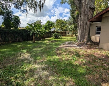 1408 Ne 25th Place - Photo Thumbnail 13