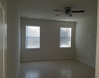 14638 Trapper  Rd - Photo Thumbnail 10