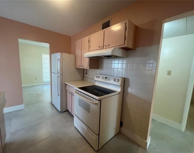 21923 Buxton Avenue - Photo Thumbnail 6