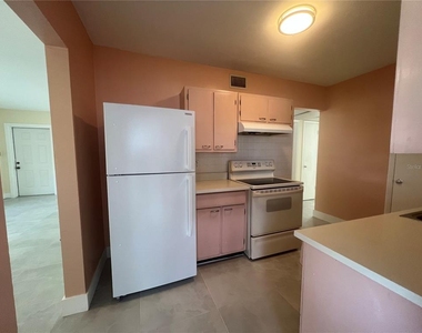 21923 Buxton Avenue - Photo Thumbnail 3