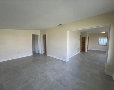 21923 Buxton Avenue - Photo Thumbnail 11