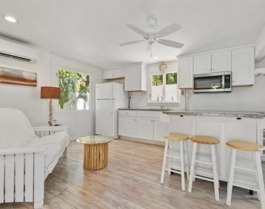 651 Avenida Del Norte - Photo Thumbnail 3