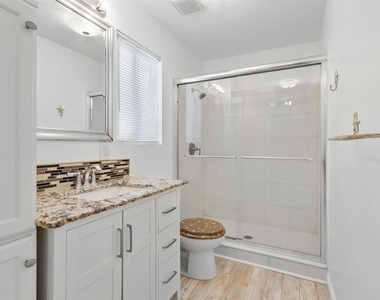 651 Avenida Del Norte - Photo Thumbnail 8