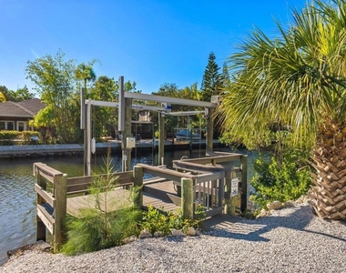 651 Avenida Del Norte - Photo Thumbnail 9
