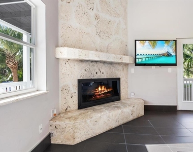 651 Avenida Del Norte - Photo Thumbnail 21
