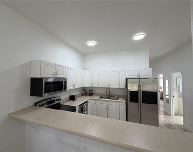 12113 Capilla Lane - Photo Thumbnail 4