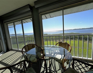 1155 Edgewater Circle - Photo Thumbnail 18