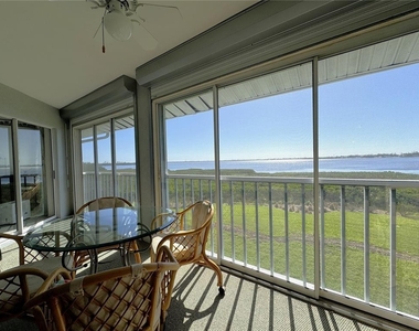 1155 Edgewater Circle - Photo Thumbnail 15