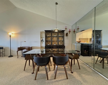 1155 Edgewater Circle - Photo Thumbnail 9