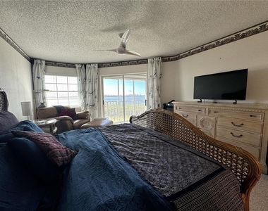 1155 Edgewater Circle - Photo Thumbnail 23