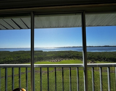 1155 Edgewater Circle - Photo Thumbnail 17