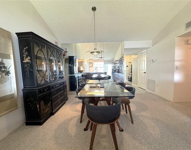 1155 Edgewater Circle - Photo Thumbnail 8