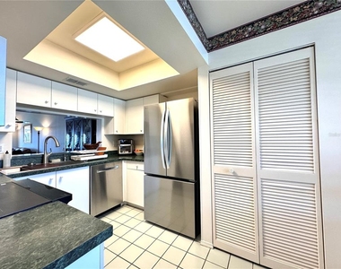 1155 Edgewater Circle - Photo Thumbnail 4