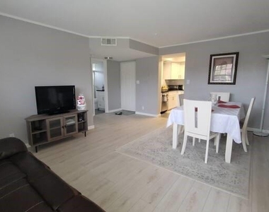 19505 Quesada Avenue - Photo Thumbnail 3